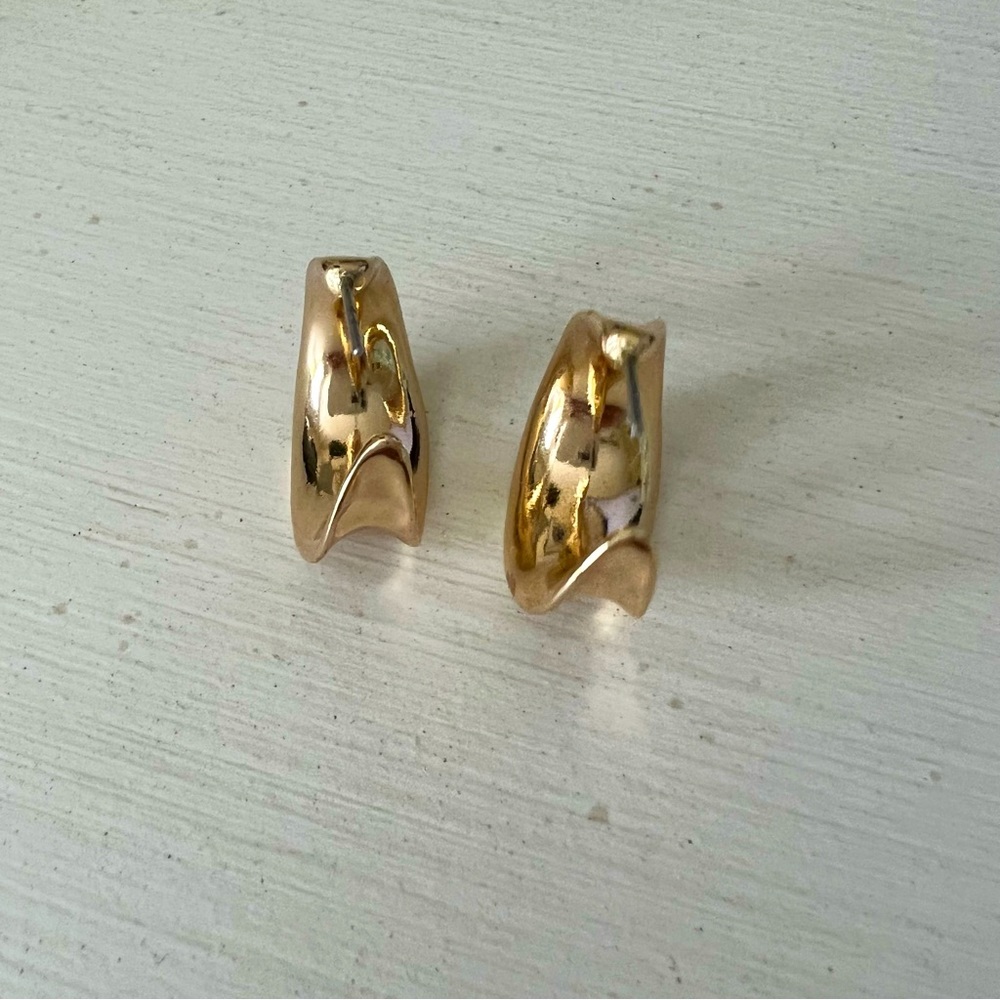 Small gold hoop earrings - Picture 6 of 7